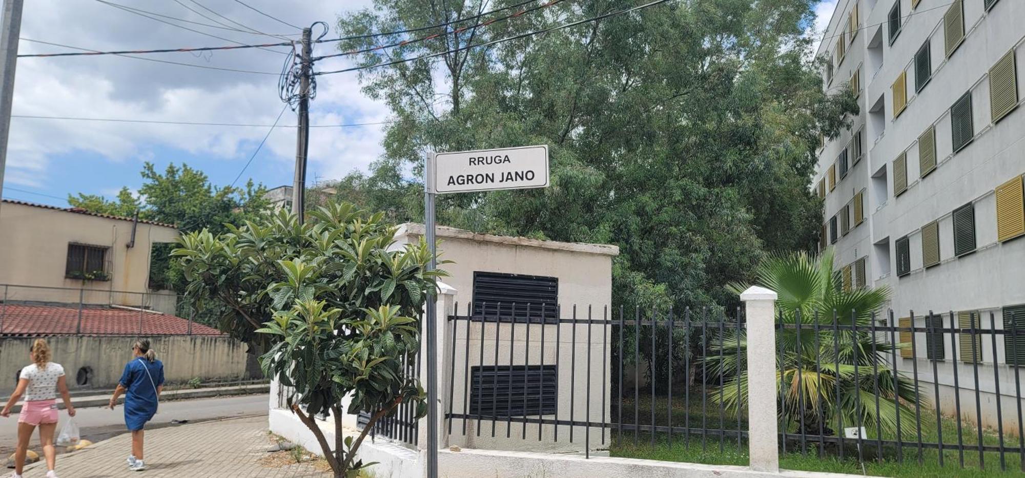 Studenti Studio'S Tirana Buitenkant foto