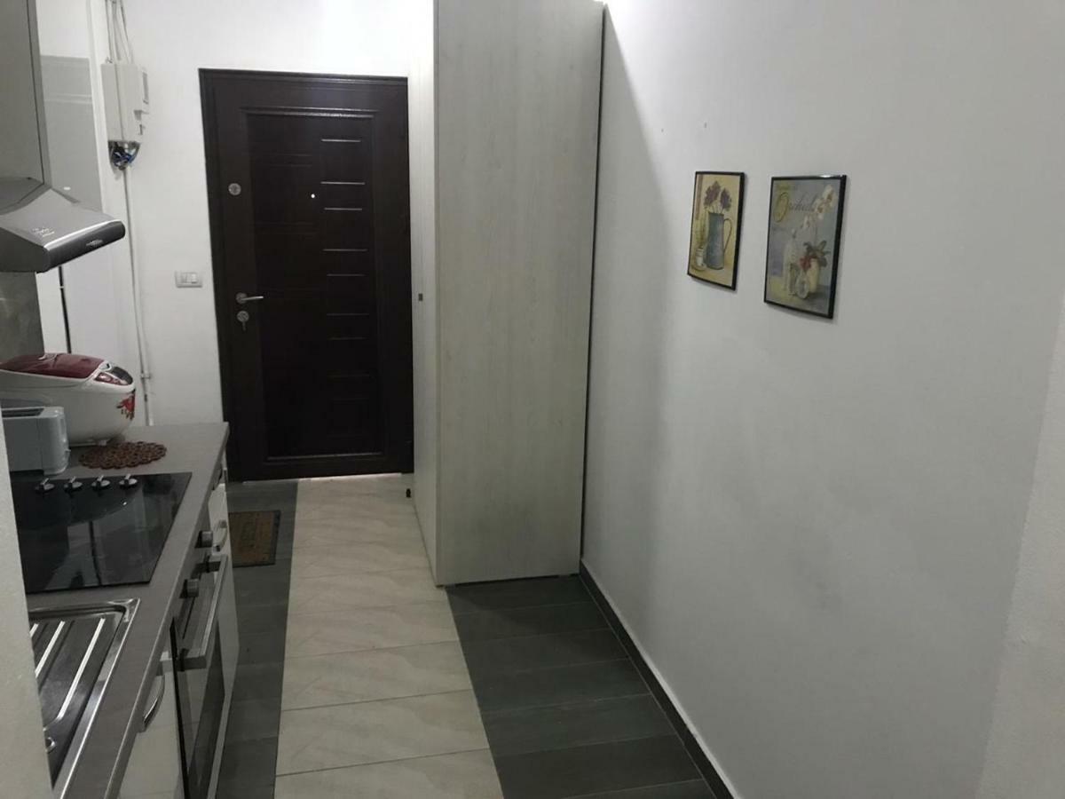 Studenti Studio'S Tirana Buitenkant foto
